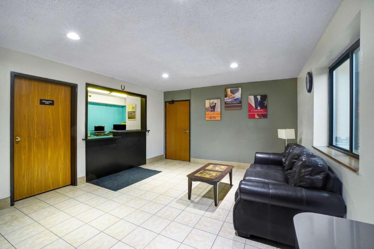 Motel 6-Montoursville, PA - Williamsport - Housity