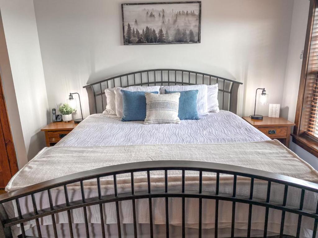 Remodeled Ski In-Out - 305 Soaring Eagle - Luxury! - Housity