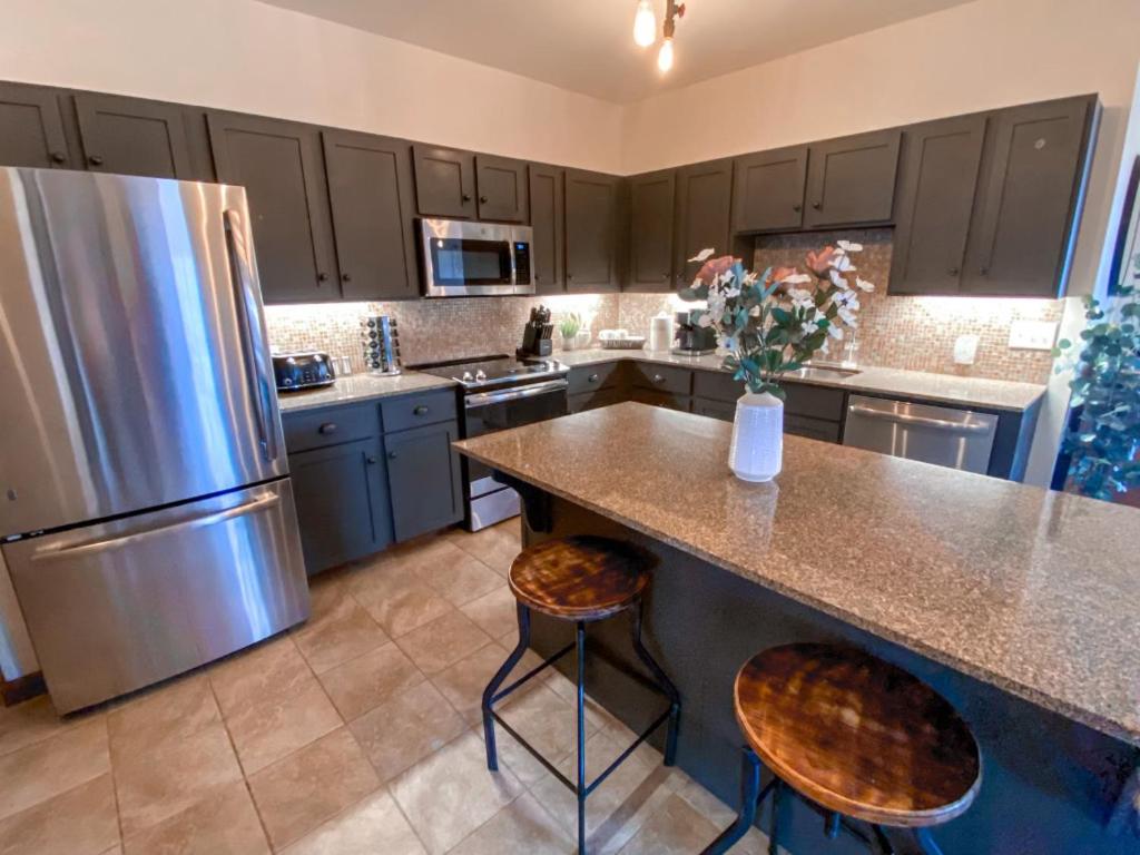 Remodeled Ski In-Out - 305 Soaring Eagle - Luxury! - Housity