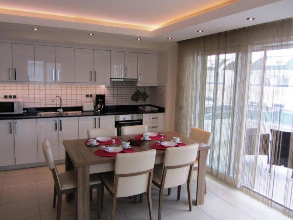 Tropical Gardens is a 2 bed 1st floor private home - Housity
