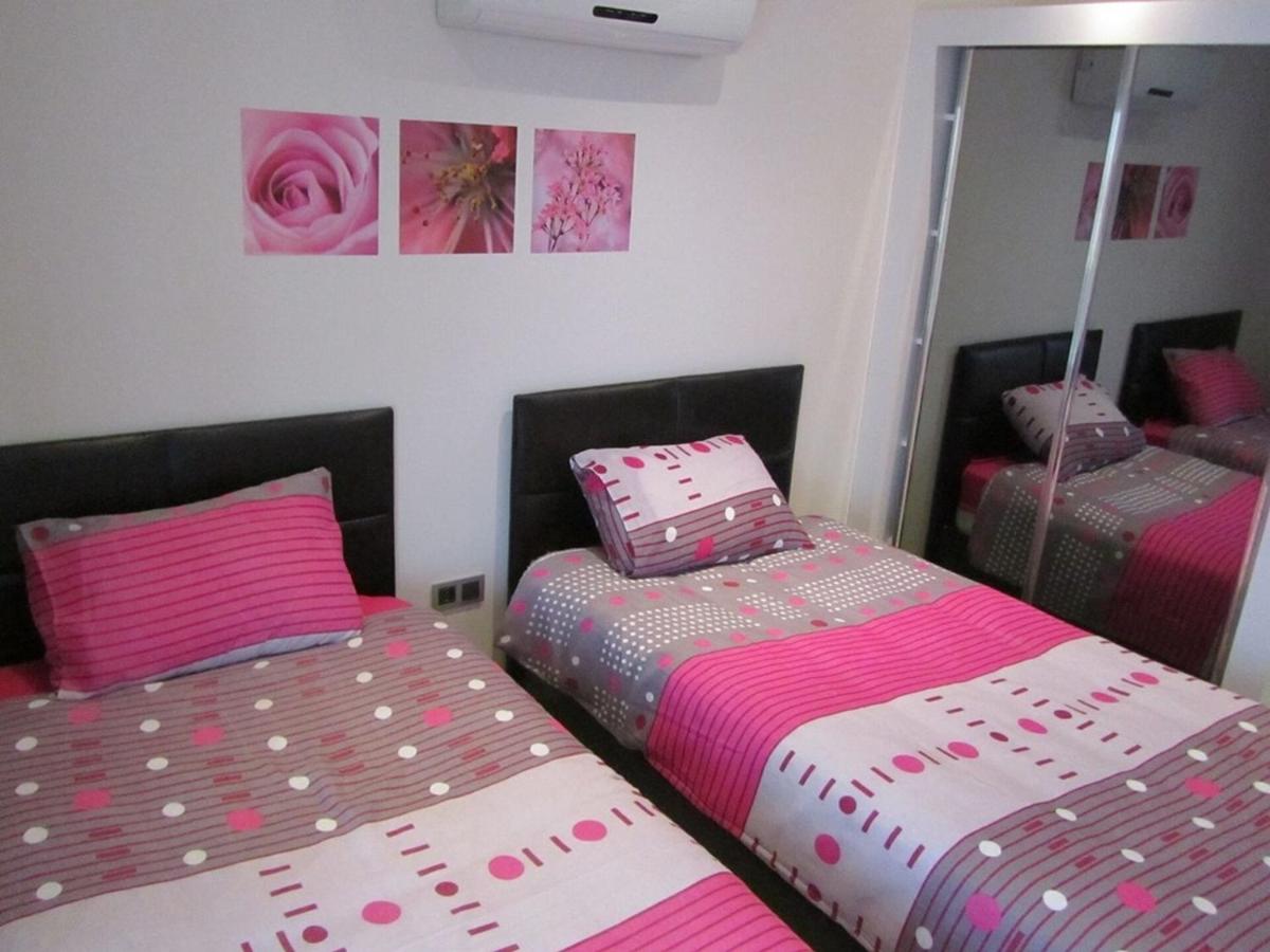 Tropical Gardens is a 2 bed 1st floor private home - Housity
