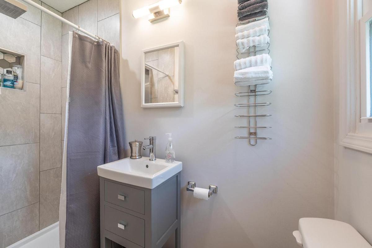 Greystone Home - Excellent Location! Family And Work Friendly -updated Style!! - Housity