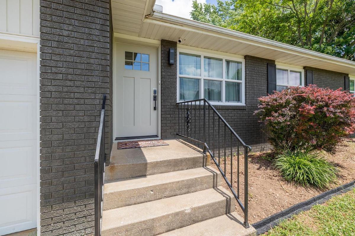 Greystone Home - Excellent Location! Family And Work Friendly -updated Style!! - Housity