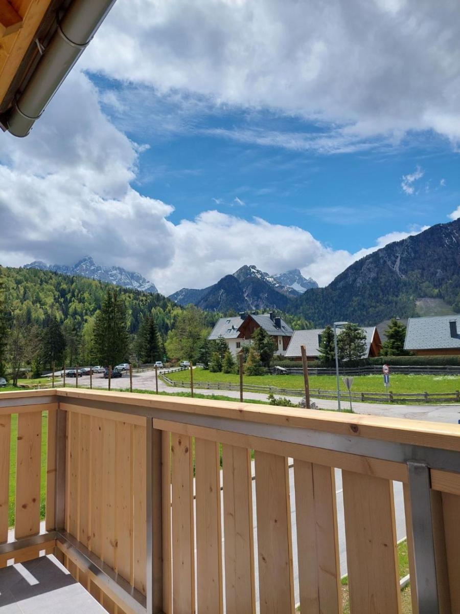 Apartma Eviva - Housity