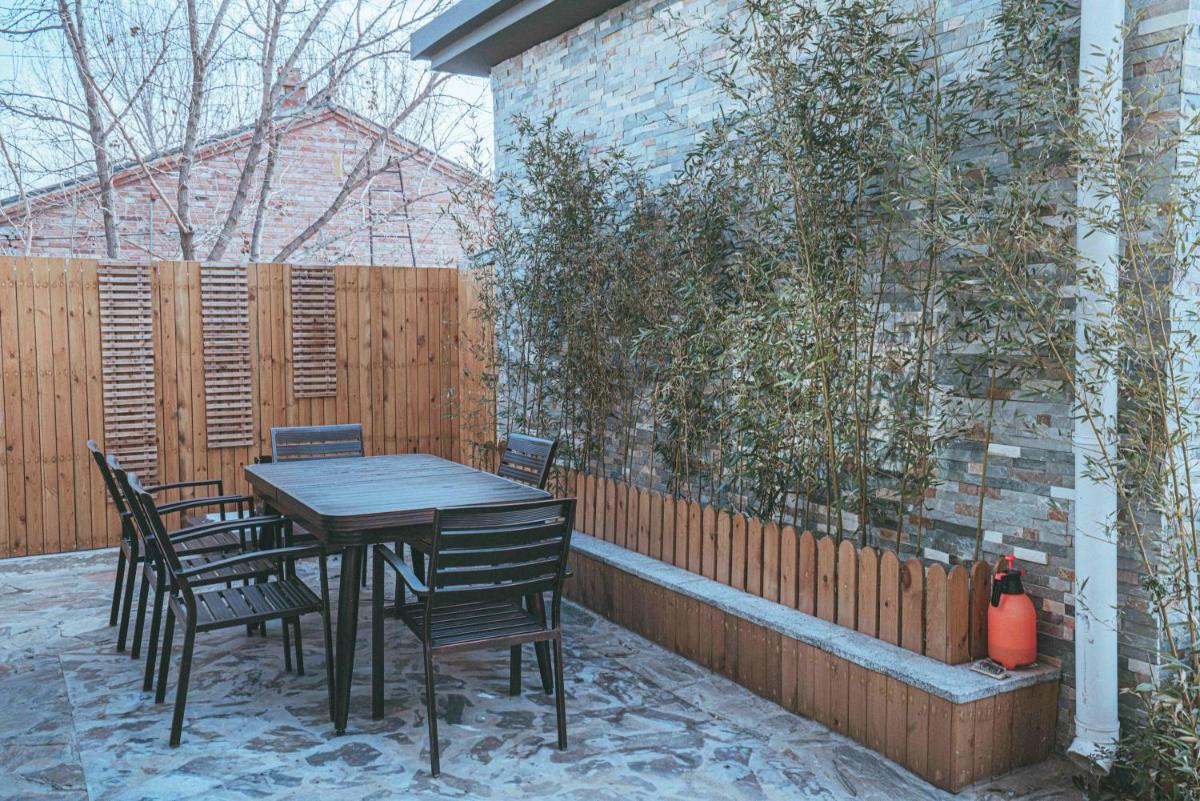 Hidden in the World (Winter Olympic Town) - Crabapple No.4 Courtyard - Housity
