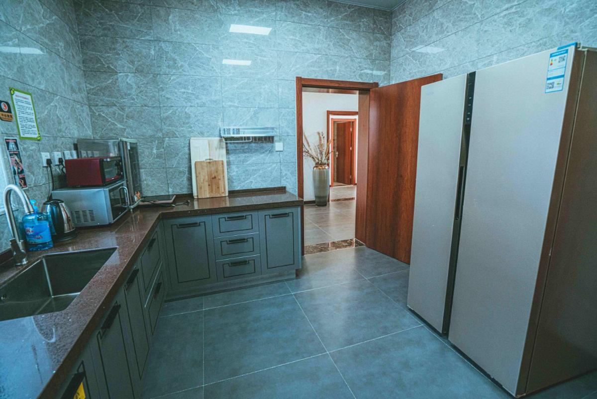 Hidden in the World (Winter Olympic Town) - Crabapple No.4 Courtyard - Housity