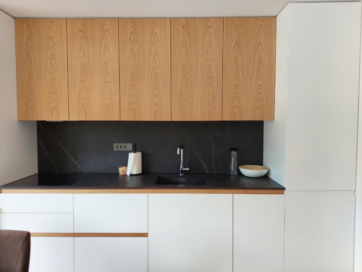 Apartma Eviva - Housity