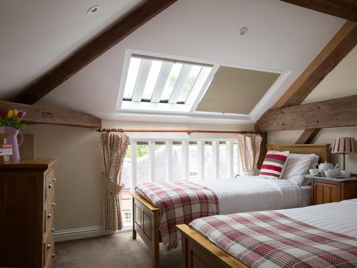 Oliver Cromwell - Housity