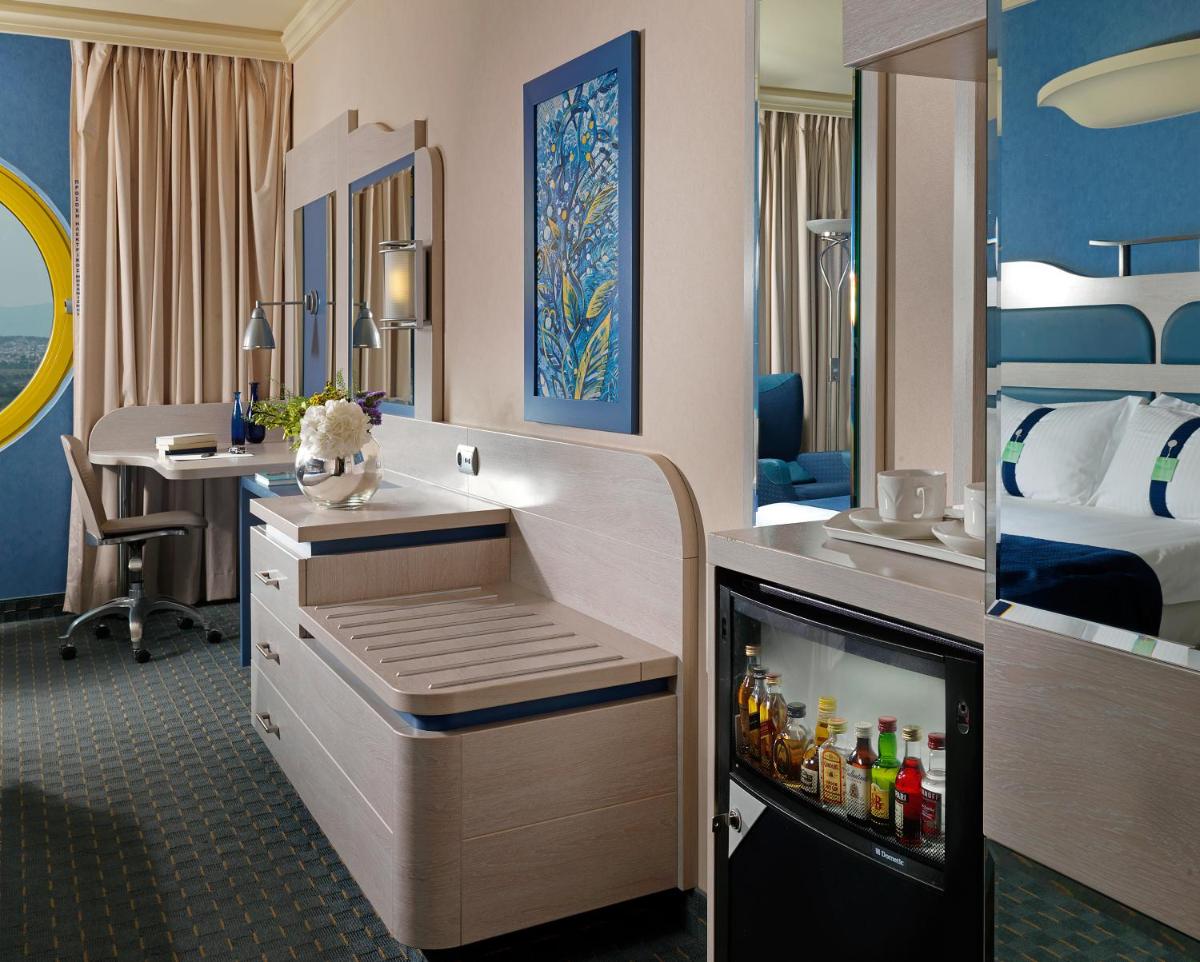 Suitetrails - Holiday Inn Athens Attica Av, Airport W., an IHG Hotel