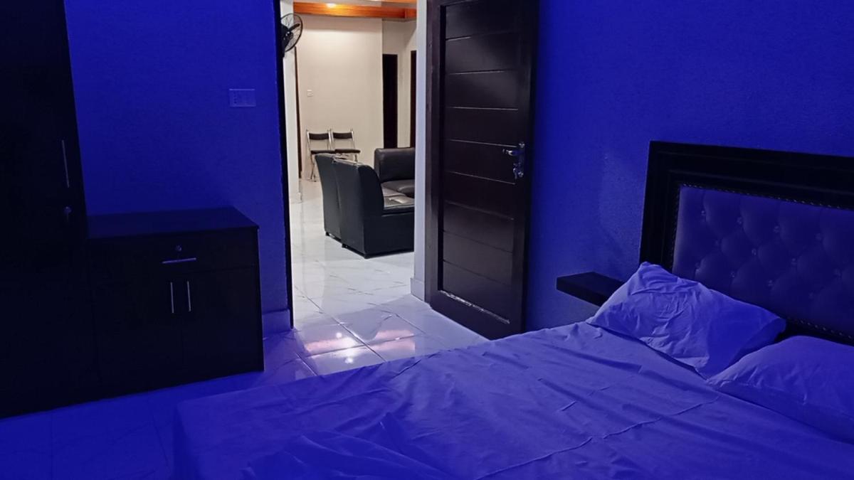 Suitetrails - AdLight Guest Rooms Swat
