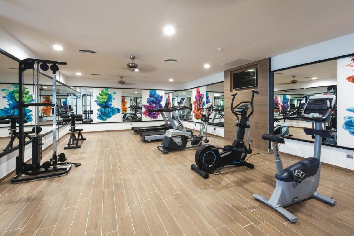 Gimnasio o instalaciones de fitness de Hotel Riu Costa del Sol - All Inclusive