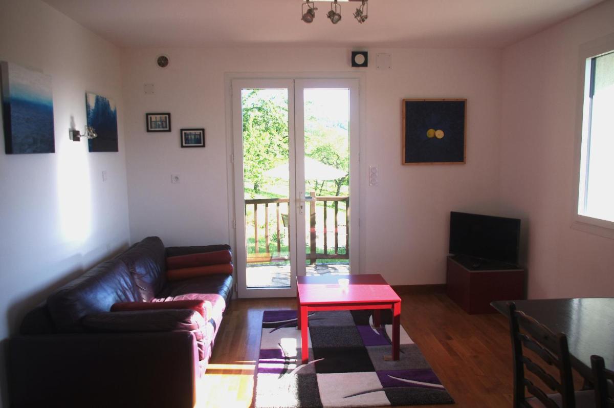 Les Iris - Housity