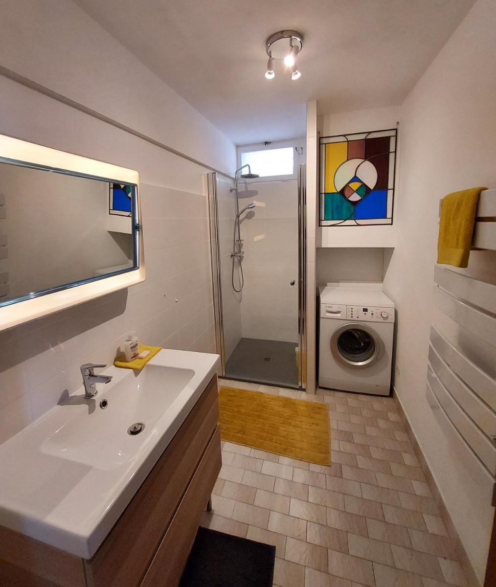 Les Iris - Housity