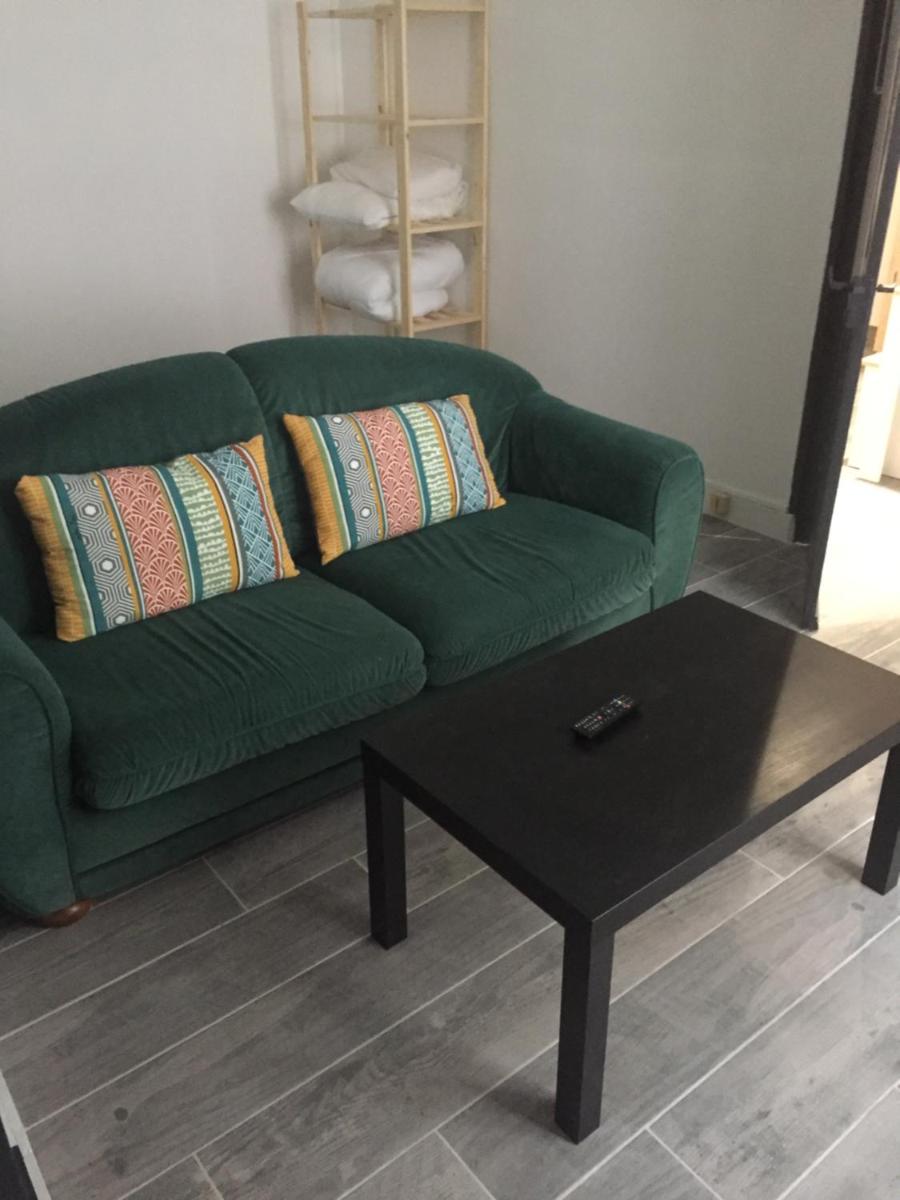 Le coin des Halles dans le vignoble de Bourgueil - Housity