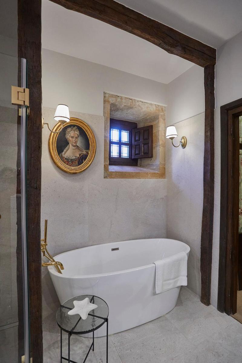 Un baño de Helguera Palacio Boutique & Antique