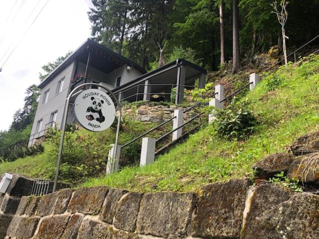 Holiday House Panda - Housity