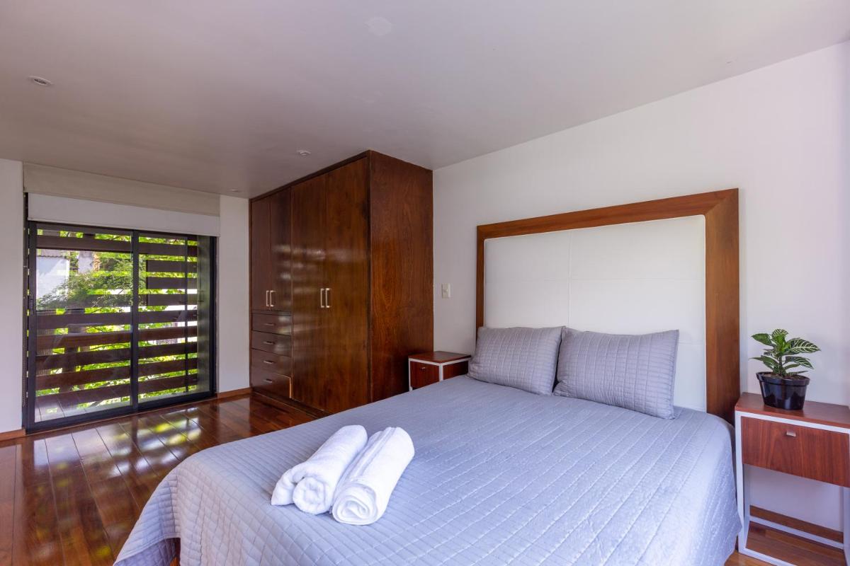 Casa Blanca in Coyoacan - Housity