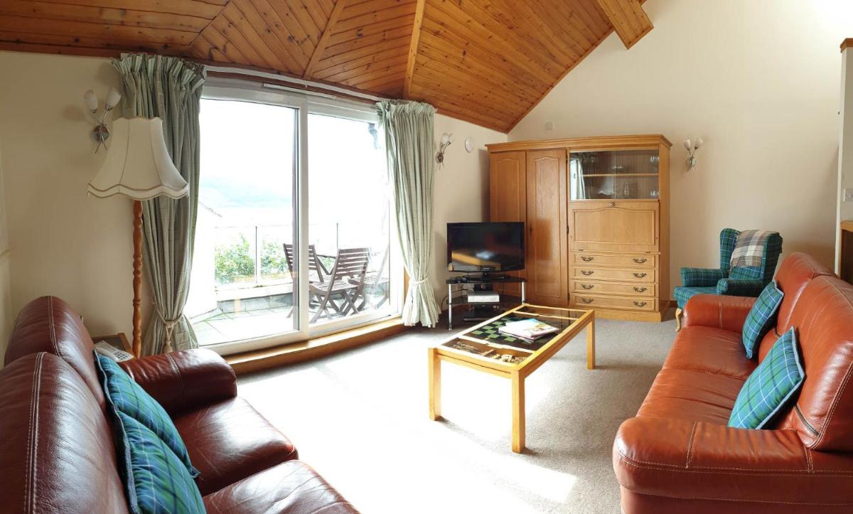 Loch Rannoch Lochside Lodge 3 - Housity