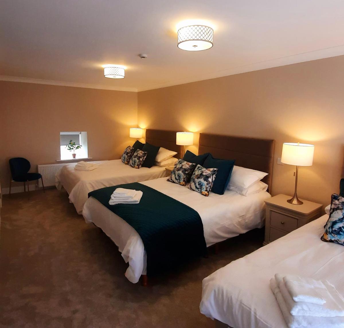 The Dolphin Hotel - Housity