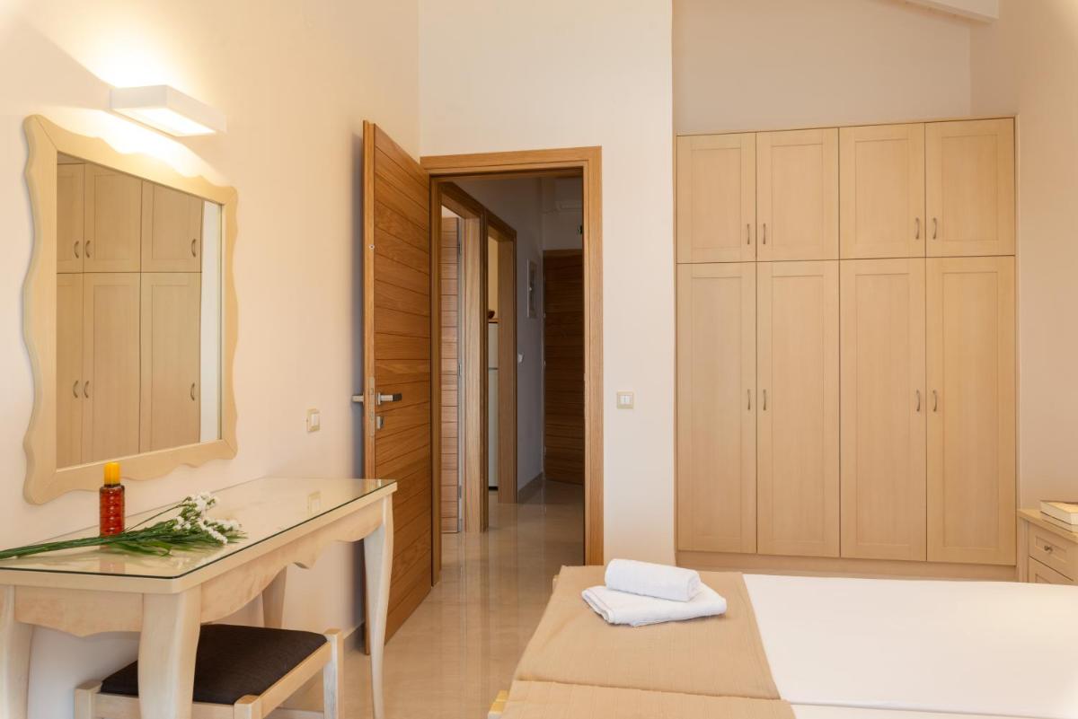Krioneri Beach - Housity