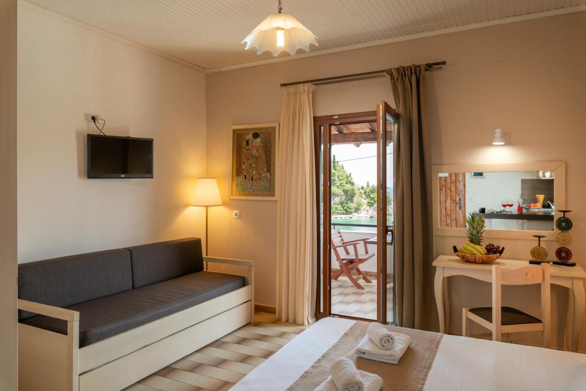 Krioneri Beach - Housity