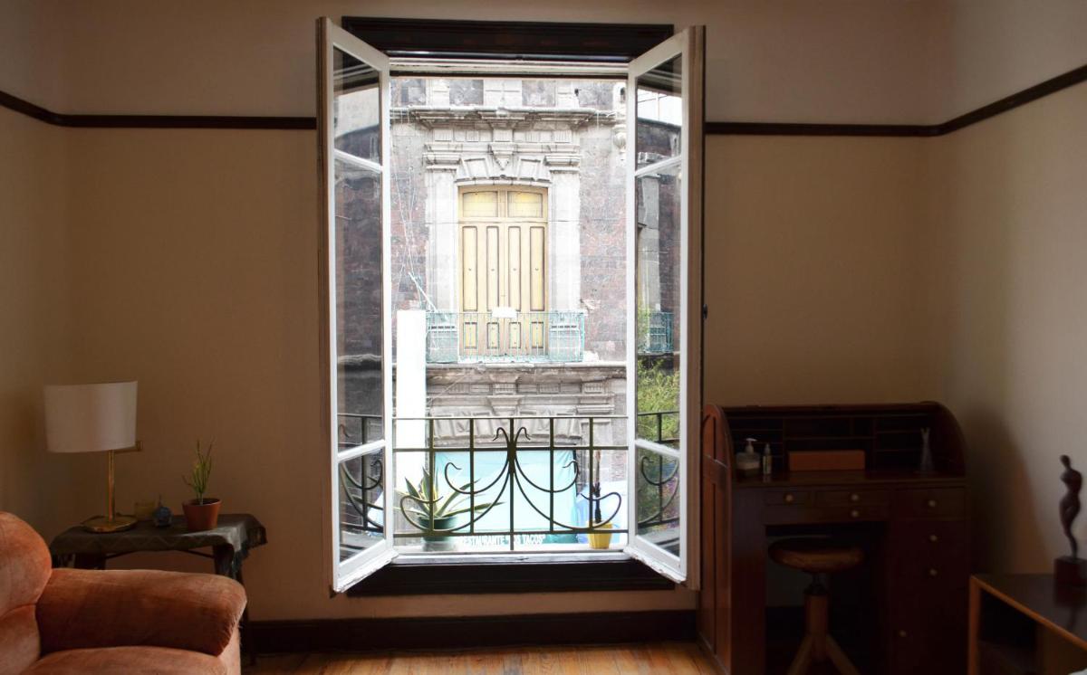 Bonita habitación en departamento compartido a dos calles del Zócalo CDMX - Housity