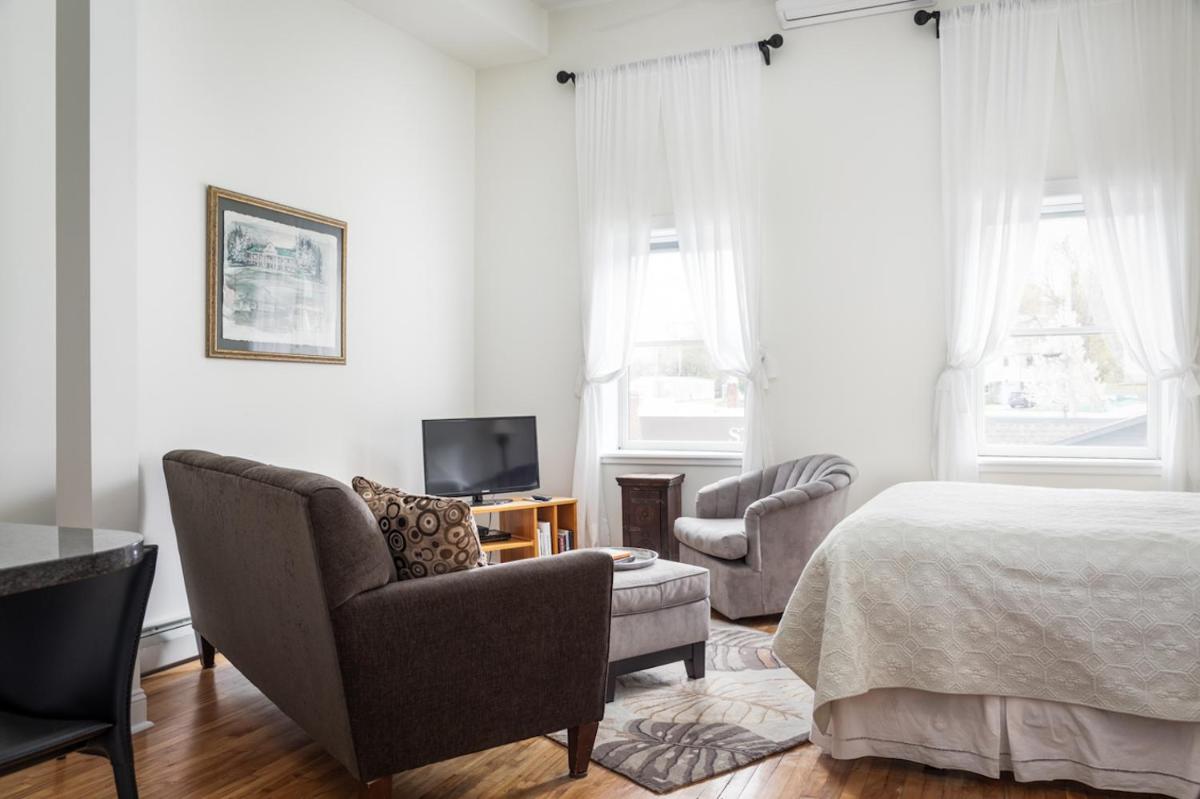 Crate & Cargo Suite 1 - Housity