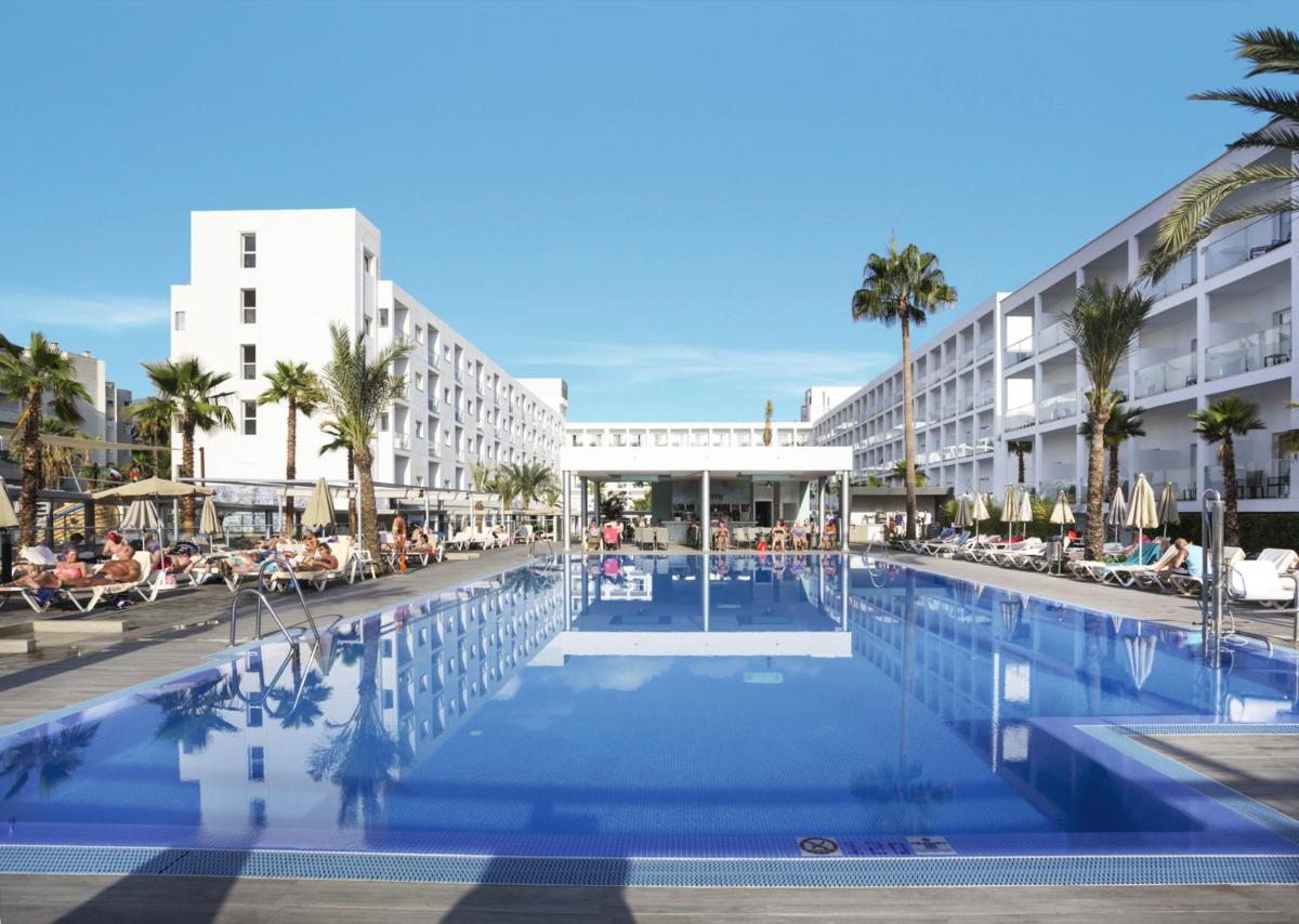 Piscina en o cerca de Hotel Riu Costa del Sol - All Inclusive