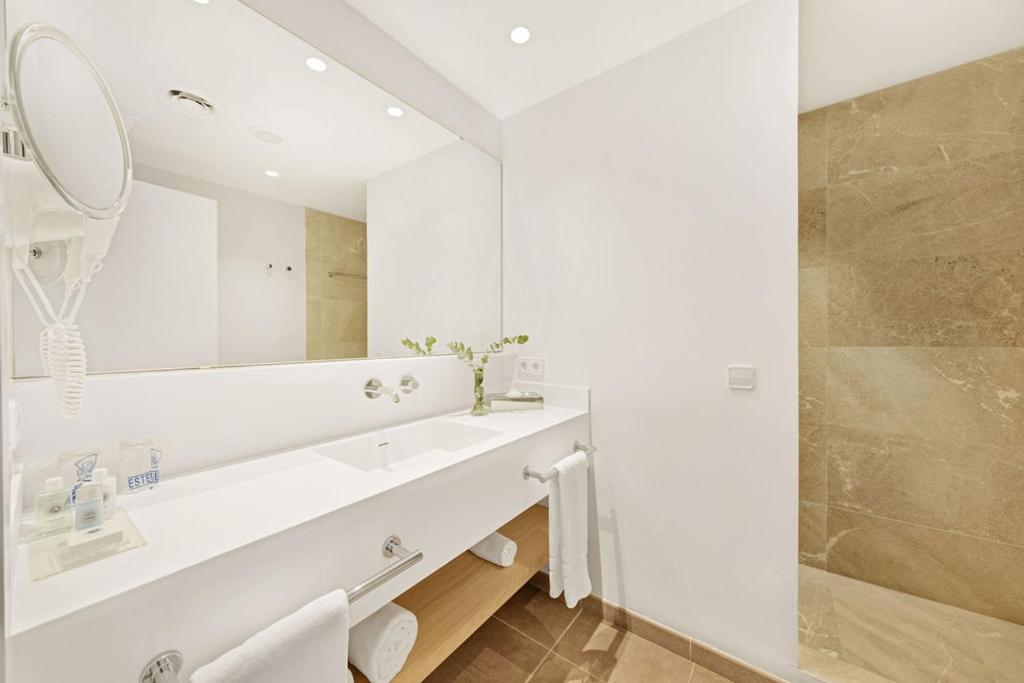 Un baño de Hotel Villa Chiquita - Adults Only - Over 12