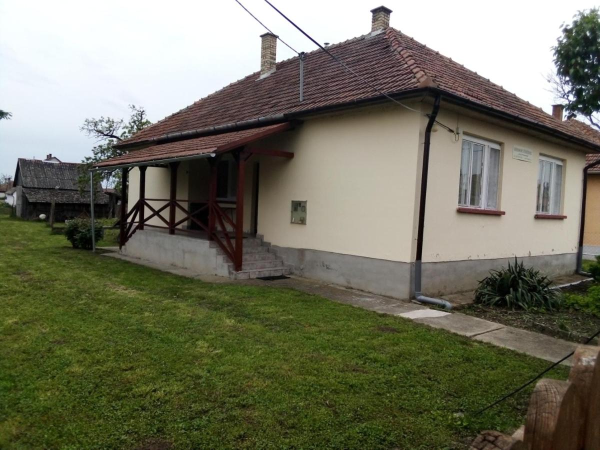 Öregakác Vendégház - Housity