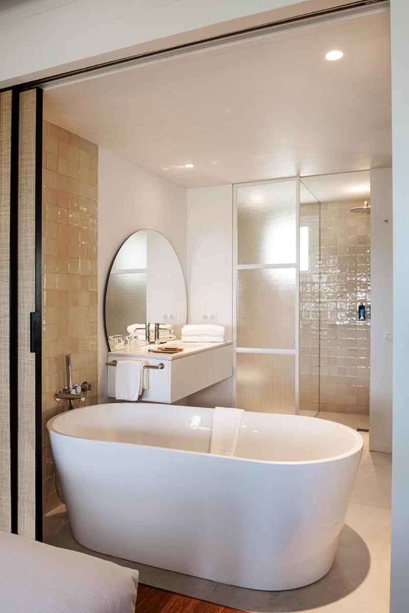 Un baño de Hostal Empúries