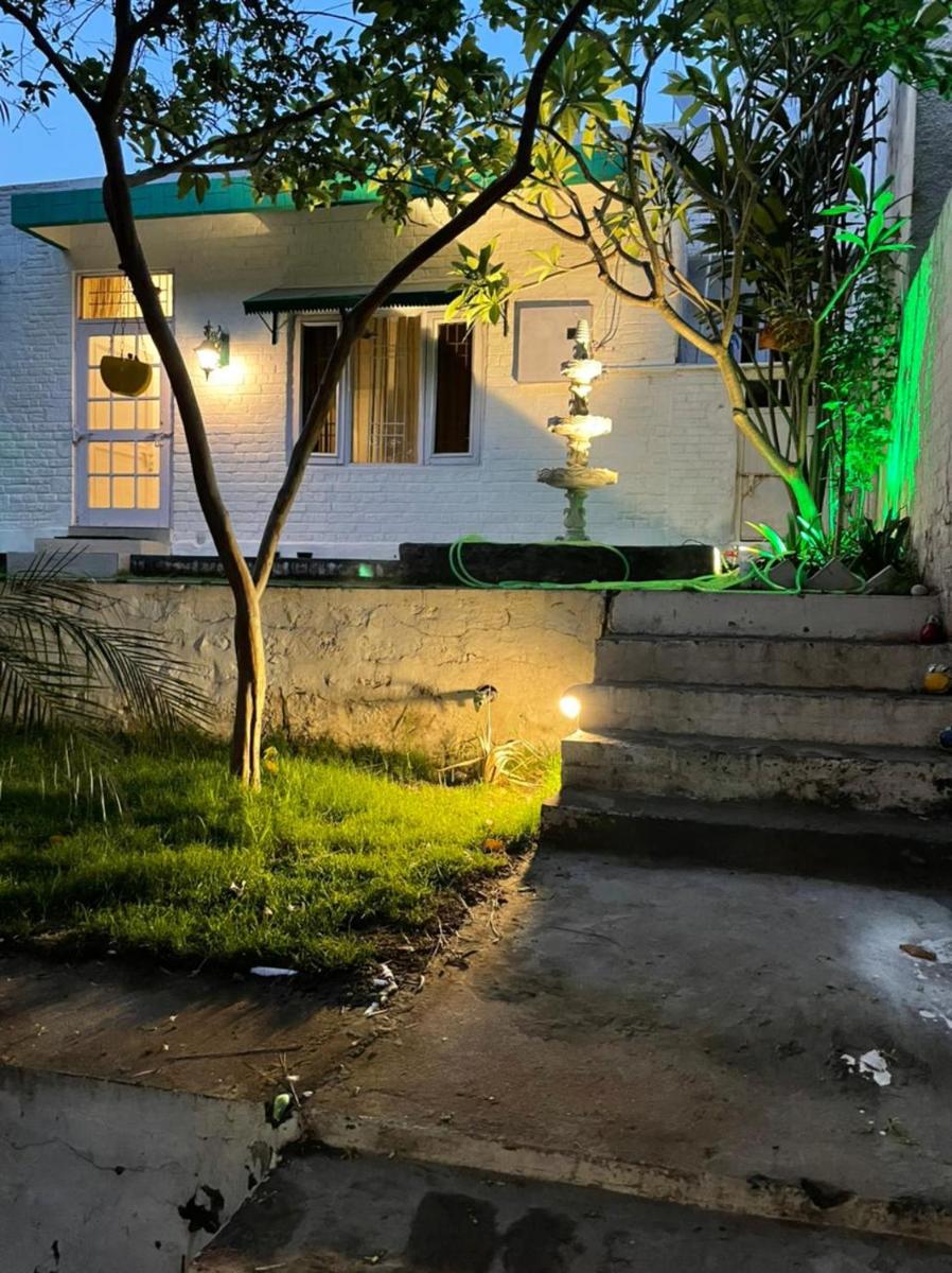 Morni Singh's 2BHK - Housity