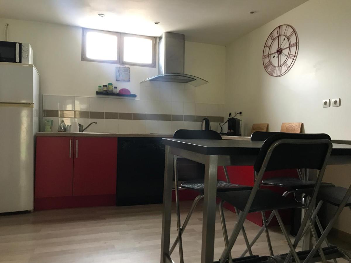 studio next to bordeaux city center with a terrace - Housity