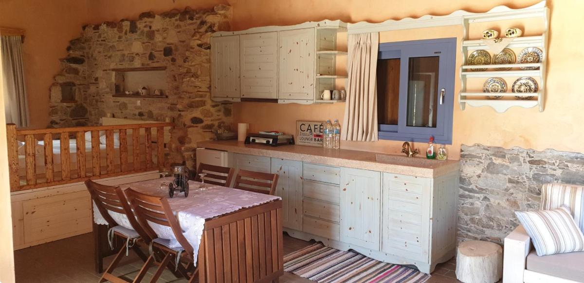 Chaihoutes stone House into Olive farm in Zia - Housity