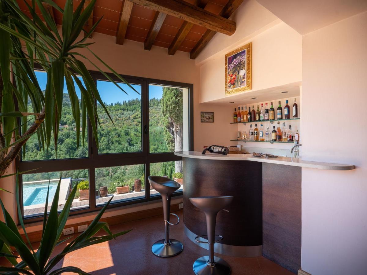 UNIQUE VILLA ON FLORENTINE HILLS - Housity