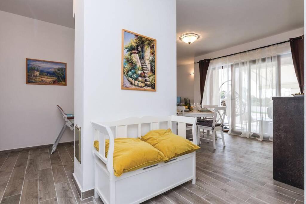 Lux stone house with pool, jacuzzi, sauna near beach - Housity