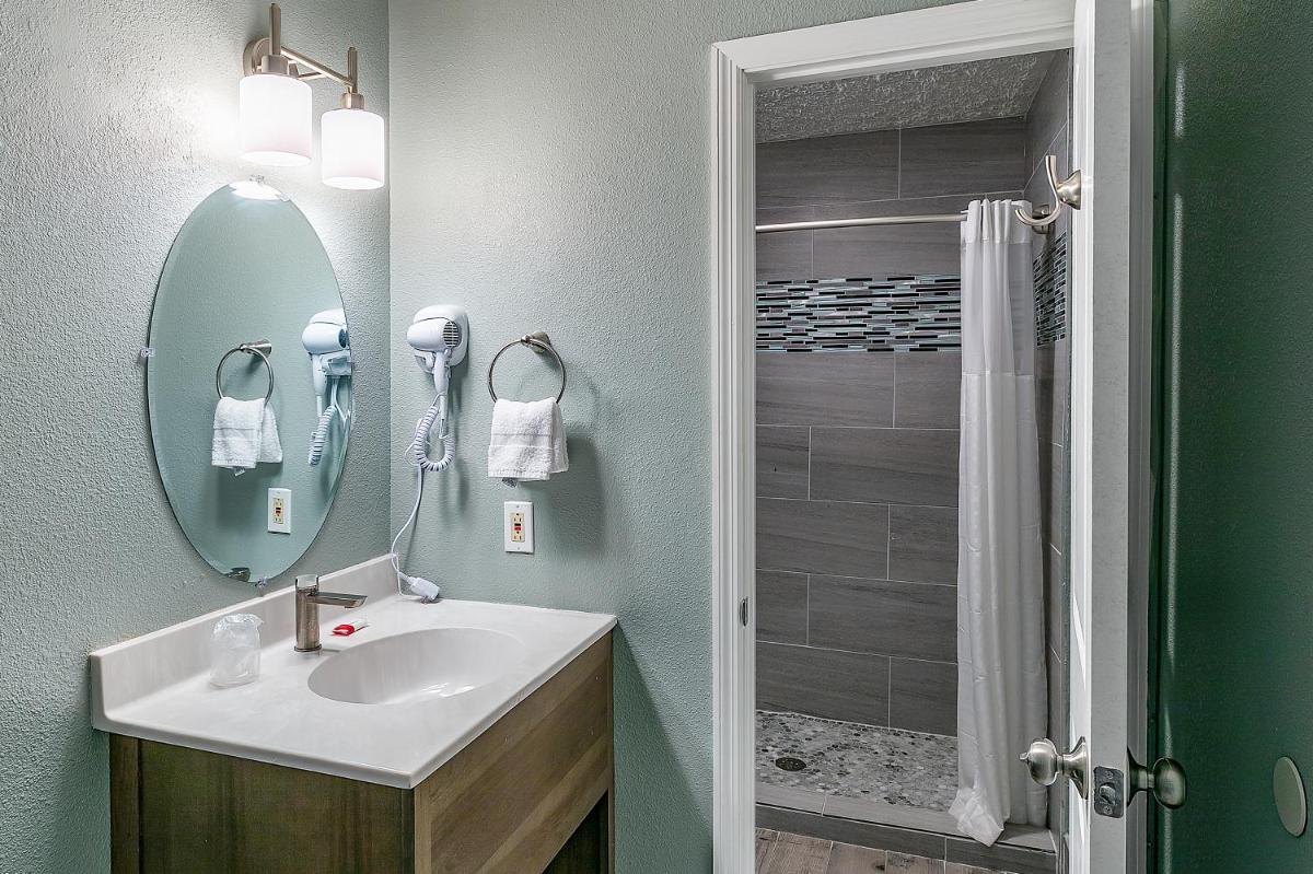 Gatlinburg Mountain Inn - Housity