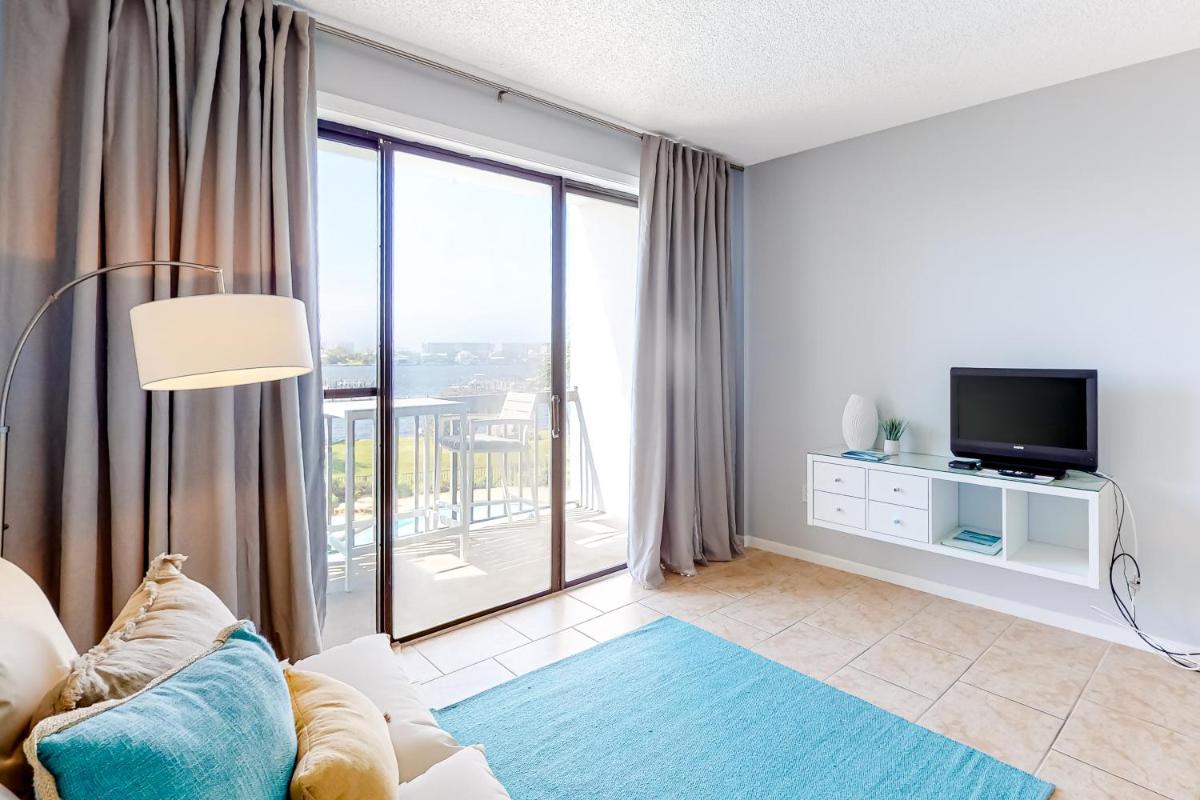 Pirates Bay III - Housity