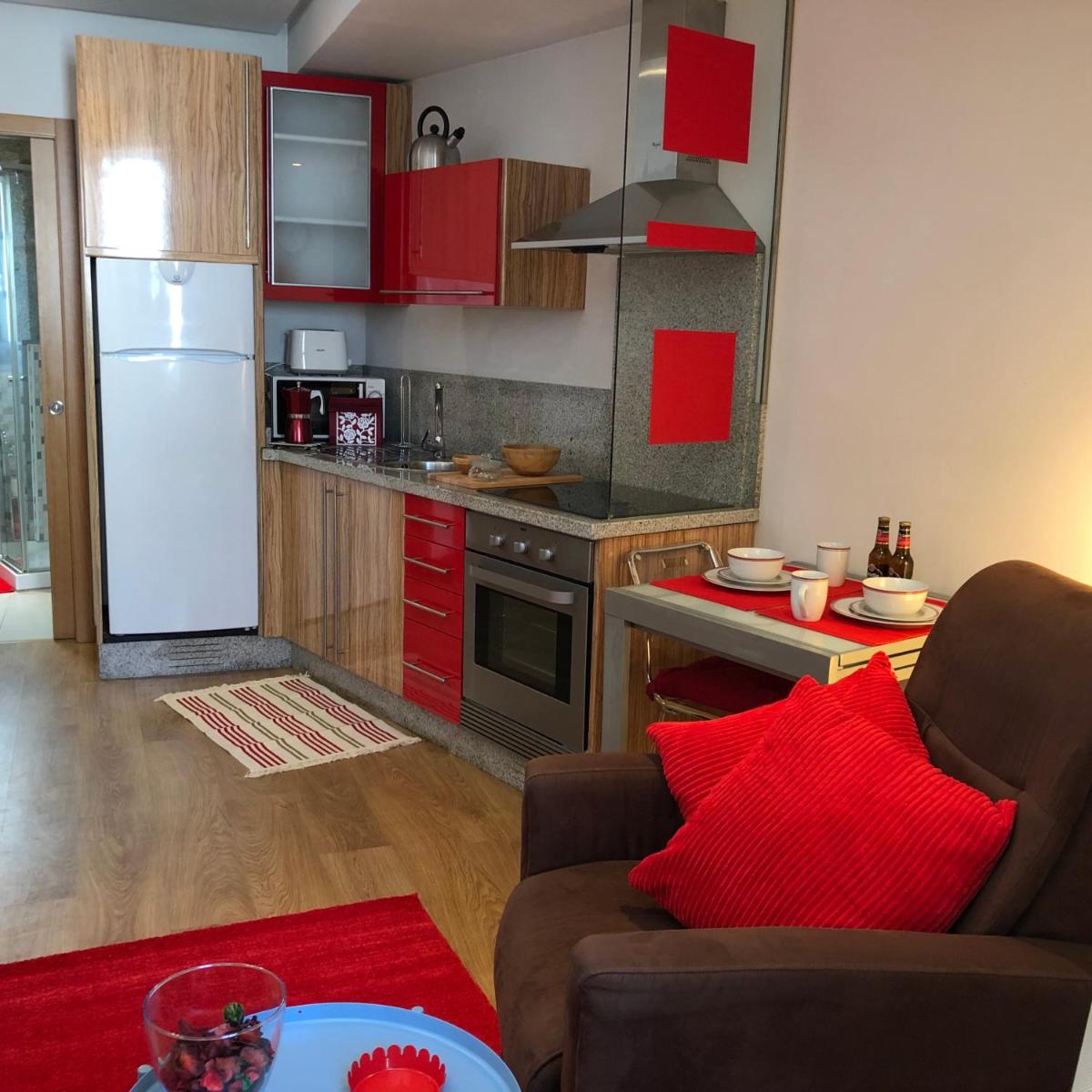 Carmine & Violet Home - Housity