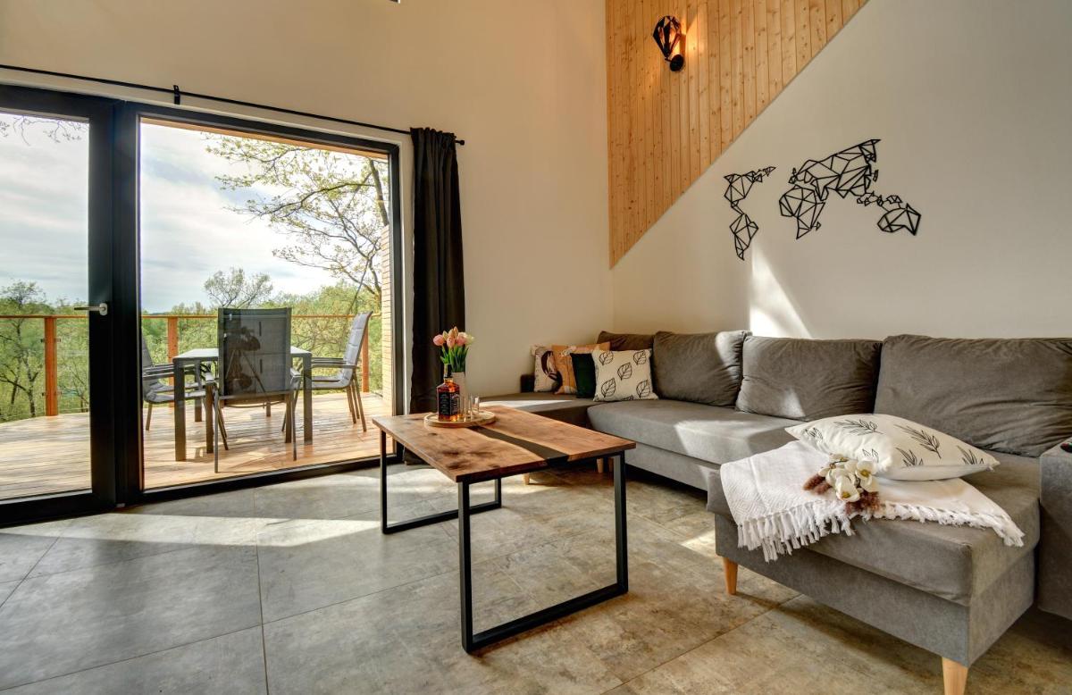 Riverside Cabin - Housity
