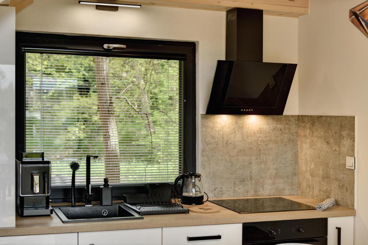 Riverside Cabin - Housity