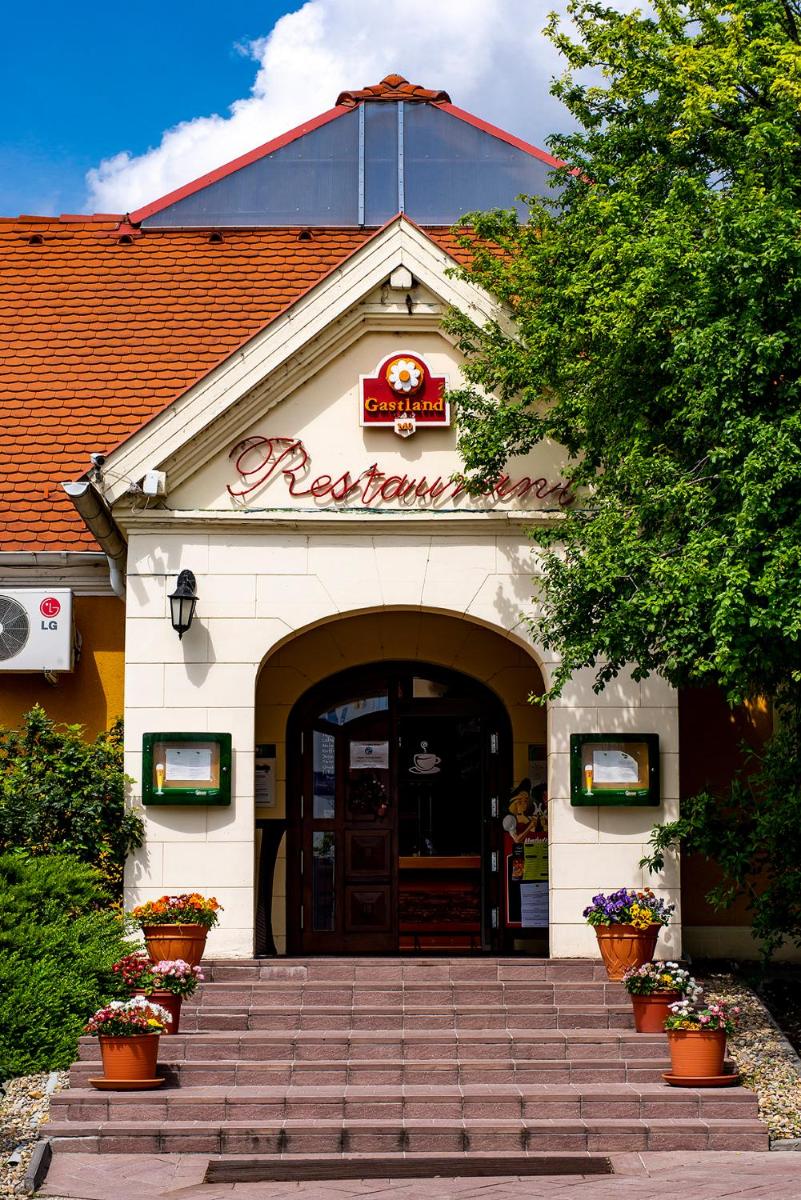 Gastland M0 Hotel & Conference Center - Housity