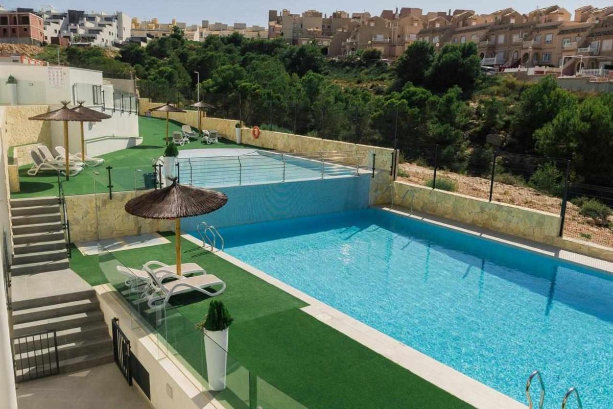 Beige and Classic Sea View Apartment - Housity
