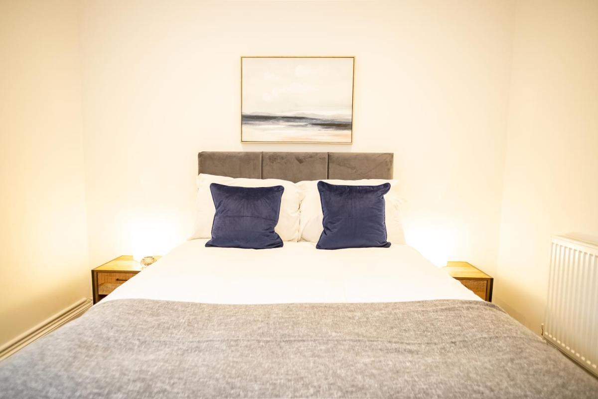 Deluxe Modern 1&2 Bed Apartments Near Brighton Beach & Station - Housity