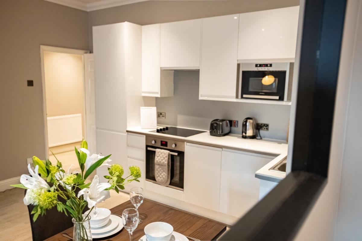 Deluxe Modern 1&2 Bed Apartments Near Brighton Beach & Station - Housity
