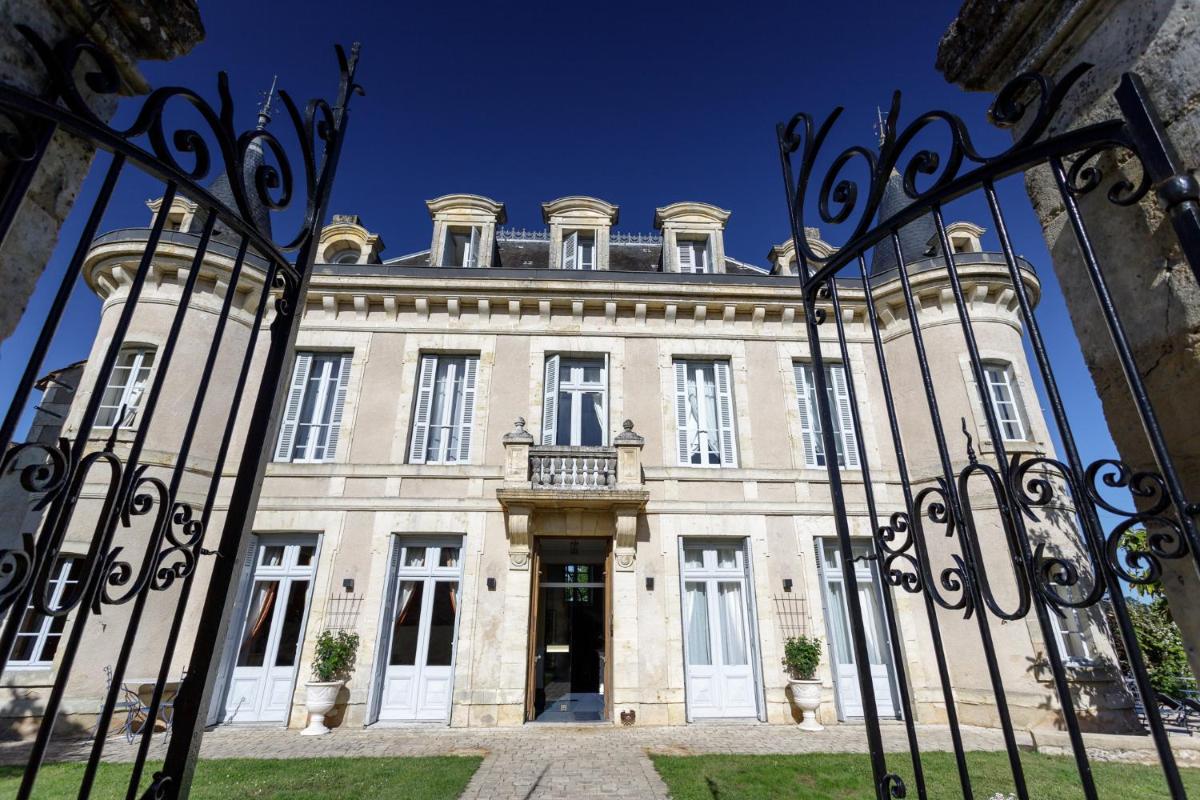 Façade ou entrée de l'établissement Château Hôtel Edward 1er