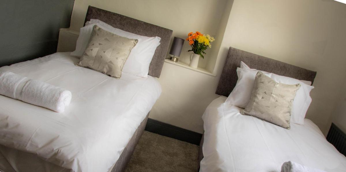 Westeria Cottage - 2 Bed-Sleeps 4-TJS9WC - Housity