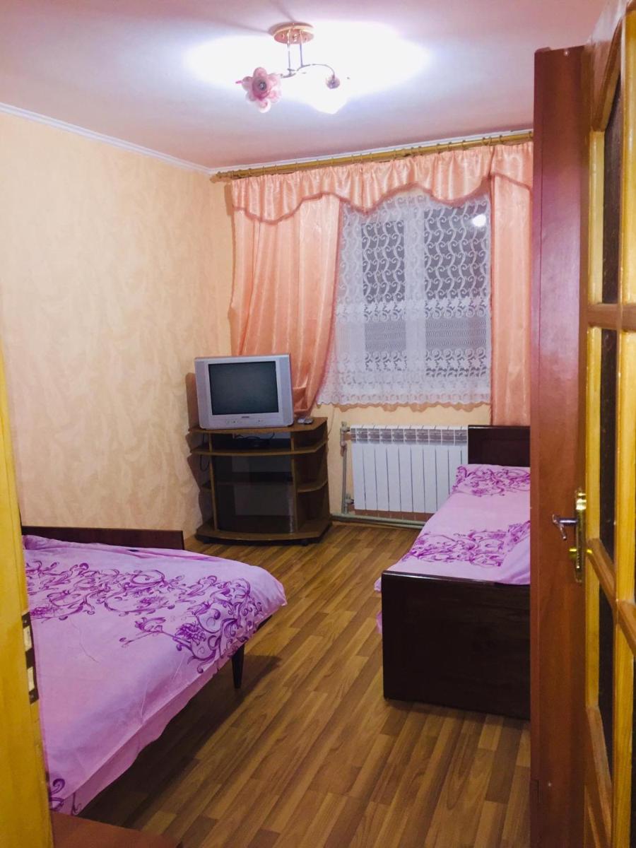 Karpats kii budinok - Housity