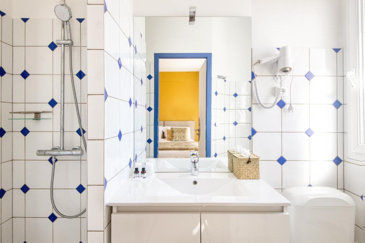 Le Homard Bleu - Housity