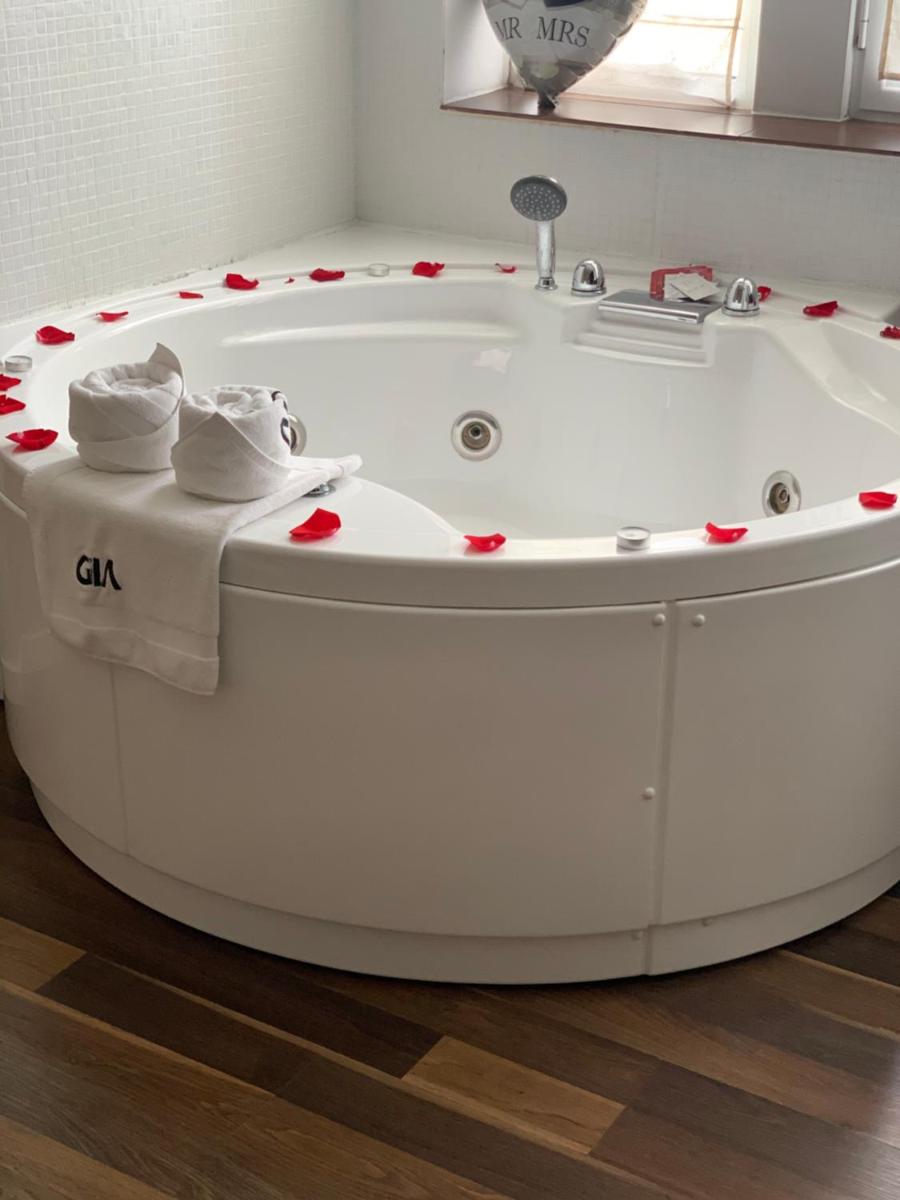 GIA Suites - Housity